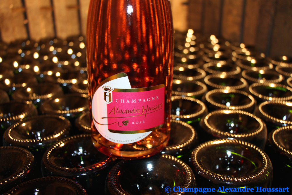 Etiquette de la bouteille de rosé du Champagne Alexandre Houssart Chamery